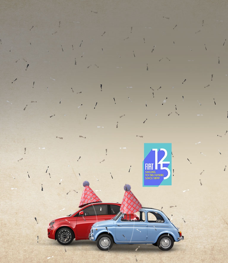 Dos vehículos Fiat con sombreros de fiesta en el techo: en primer plano, un Fiat Cabrio azul claro clásico; al fondo, un Fiat 500e Inspired de 2024. 125. Fiat sonríe al futuro desde 1899.